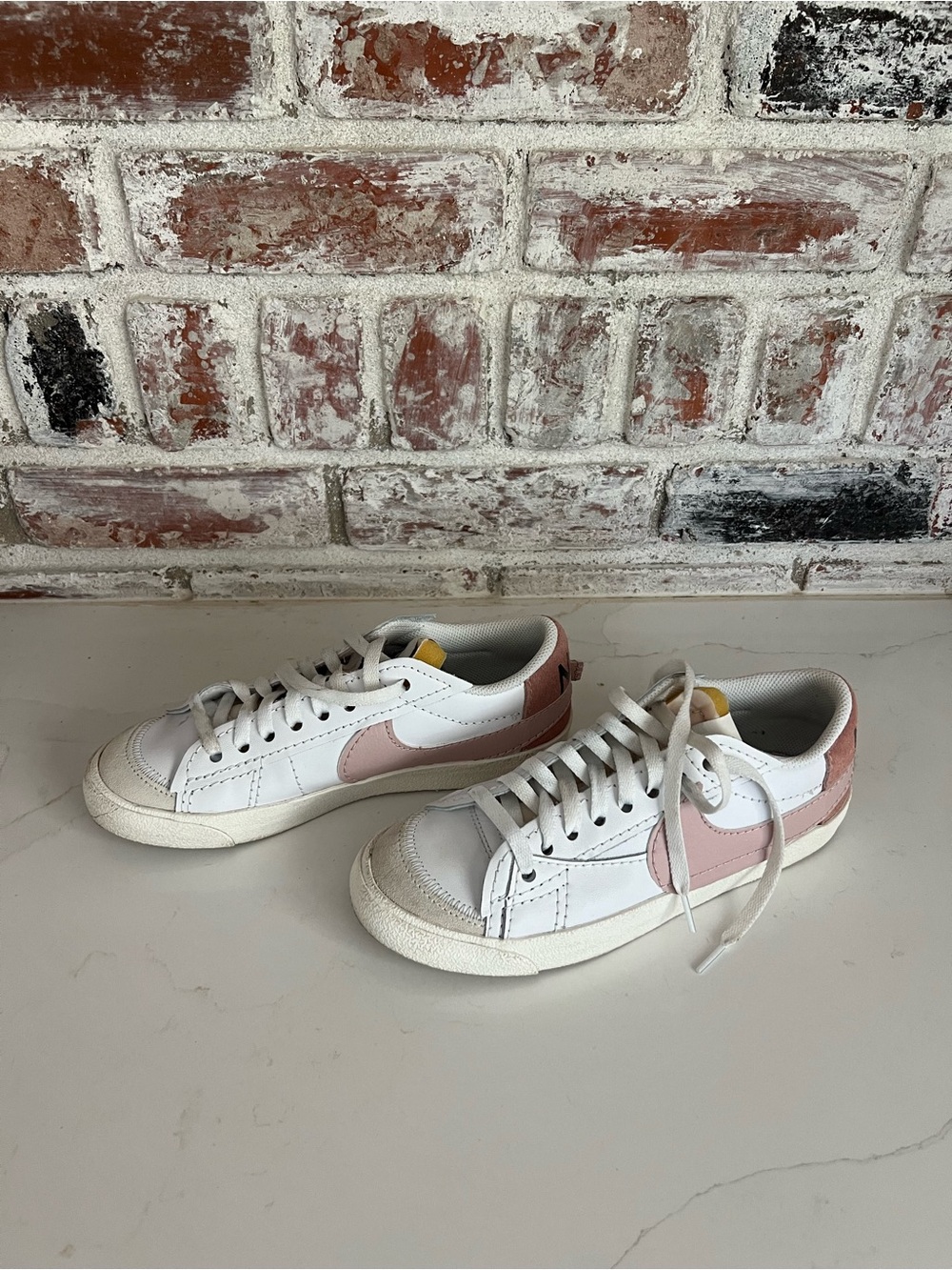 Nike Blazer Low '77 Jumbo Sneaker 8 M
WHITE/ PINK OXFORD/ ROSE